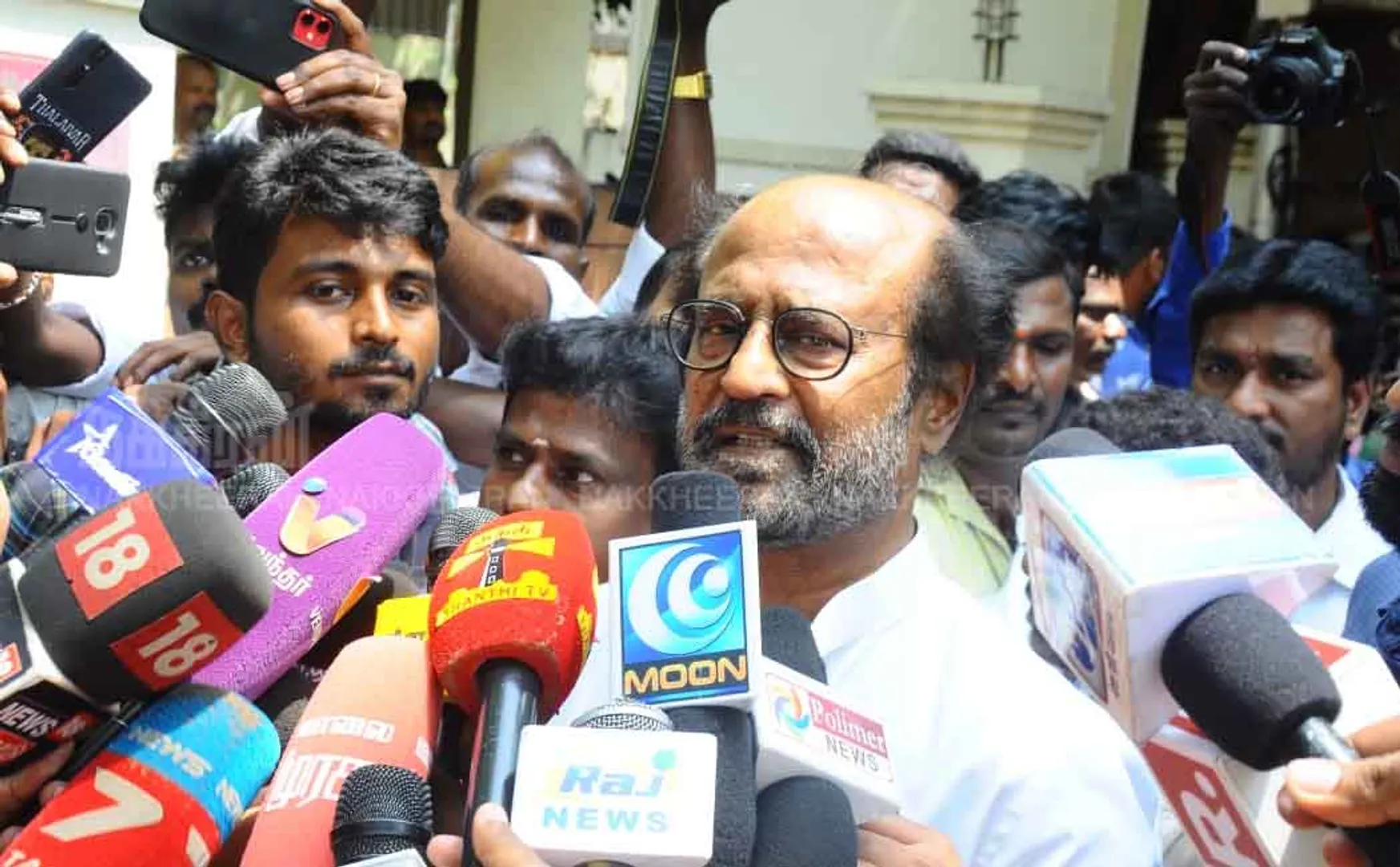 actor rajini kanth press meet after rajini makkal mandram discussion 